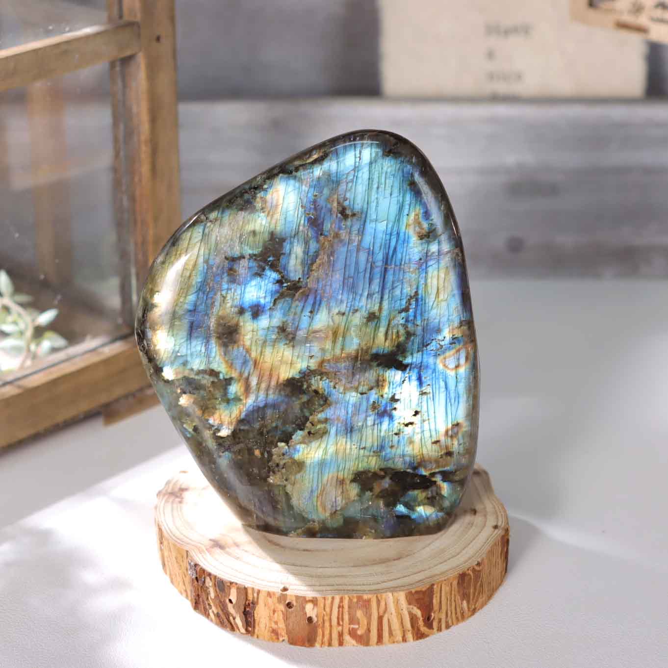 Labradorite Stone