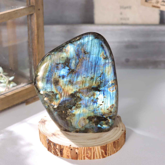 Labradorite Stone